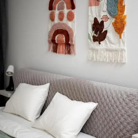 Aquarelle Apartment *